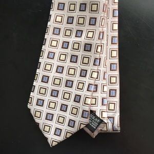 square pattern necktie